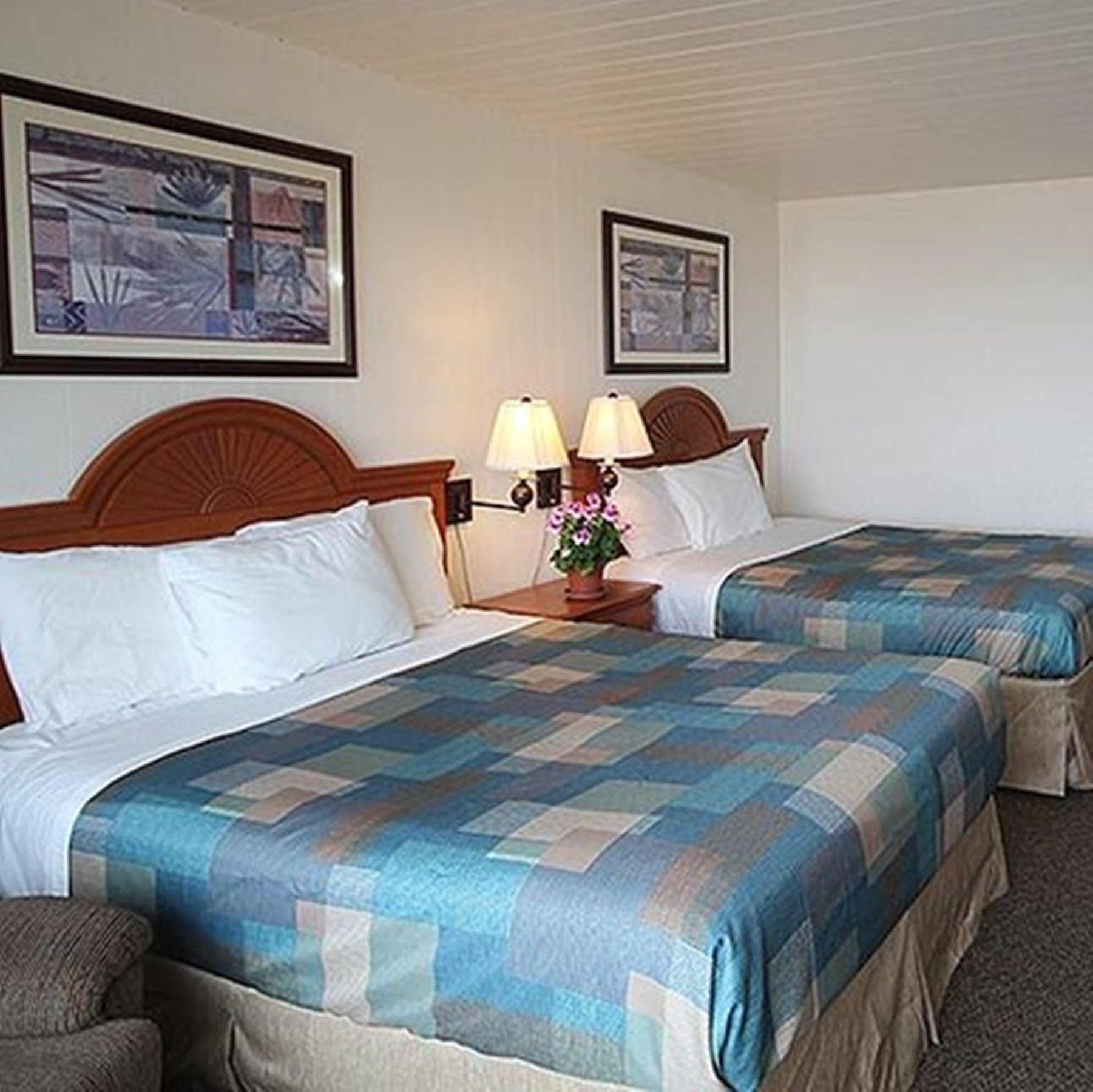 Seashore Inn On The Beach Сийсайд Екстериор снимка