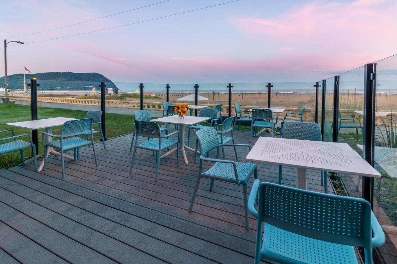 Seashore Inn On The Beach Сийсайд Екстериор снимка