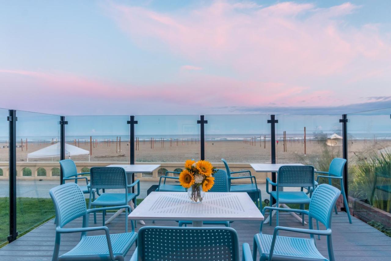 Seashore Inn On The Beach Сийсайд Екстериор снимка